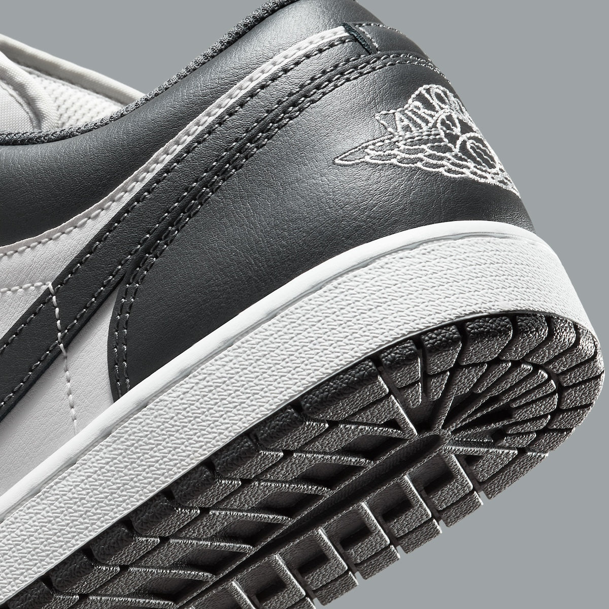 GS Youth /Women's Air Jordan 1 Low "Grey/White" 553560-044 Fashion Athletic Sneaker