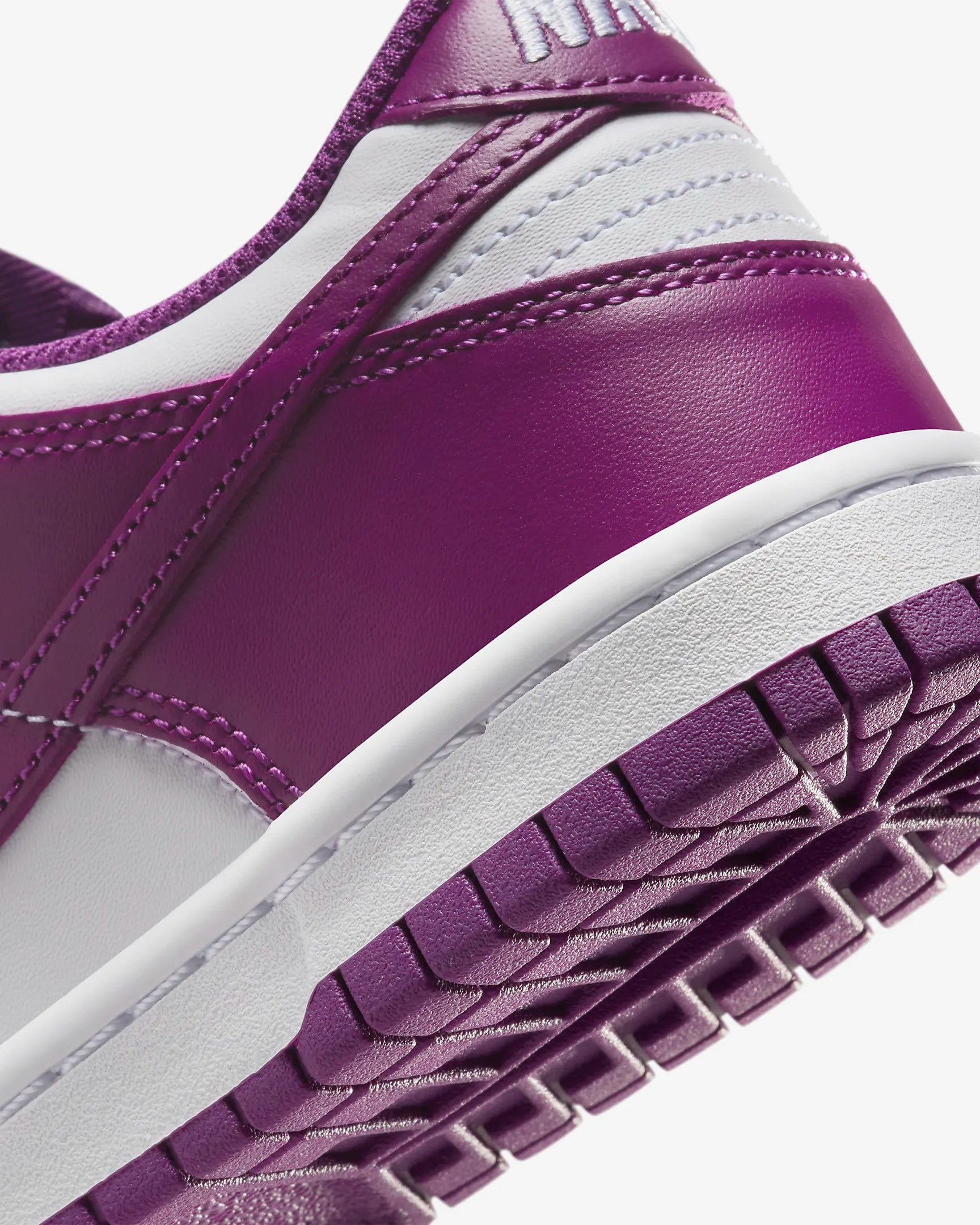 Youth Nike Dunk "Viotech" GS Kids Athletic Fashion Sneaker