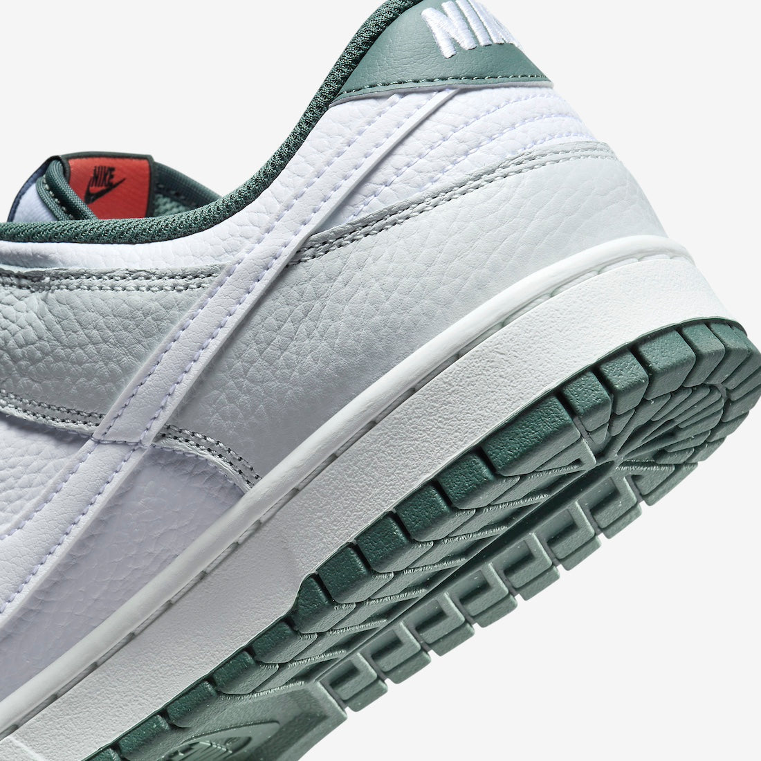 Men's Nike Dunk Low "Vintage Green" HF2874-001 Fashion Athletic Sneaker