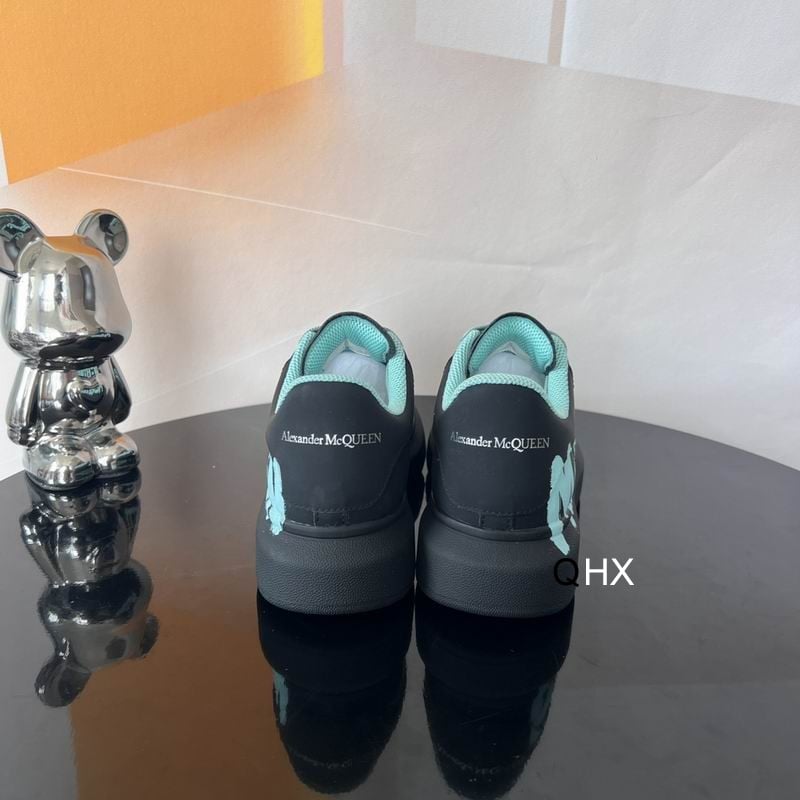Alexander McQueen Graffiti Oversized Sneaker EU35 – EU45