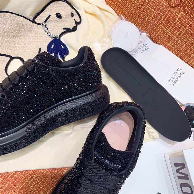 Alexander McQueen Oversized Sneaker in Black EU35 – EU45