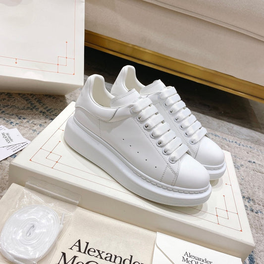 Alexander McQueen Oversized Sneaker in White EU35 – EU45