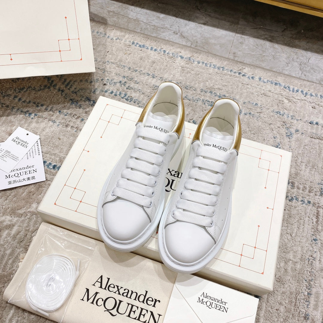 Alexander McQueen Oversized Sneaker in White/gold EU35 – EU45
