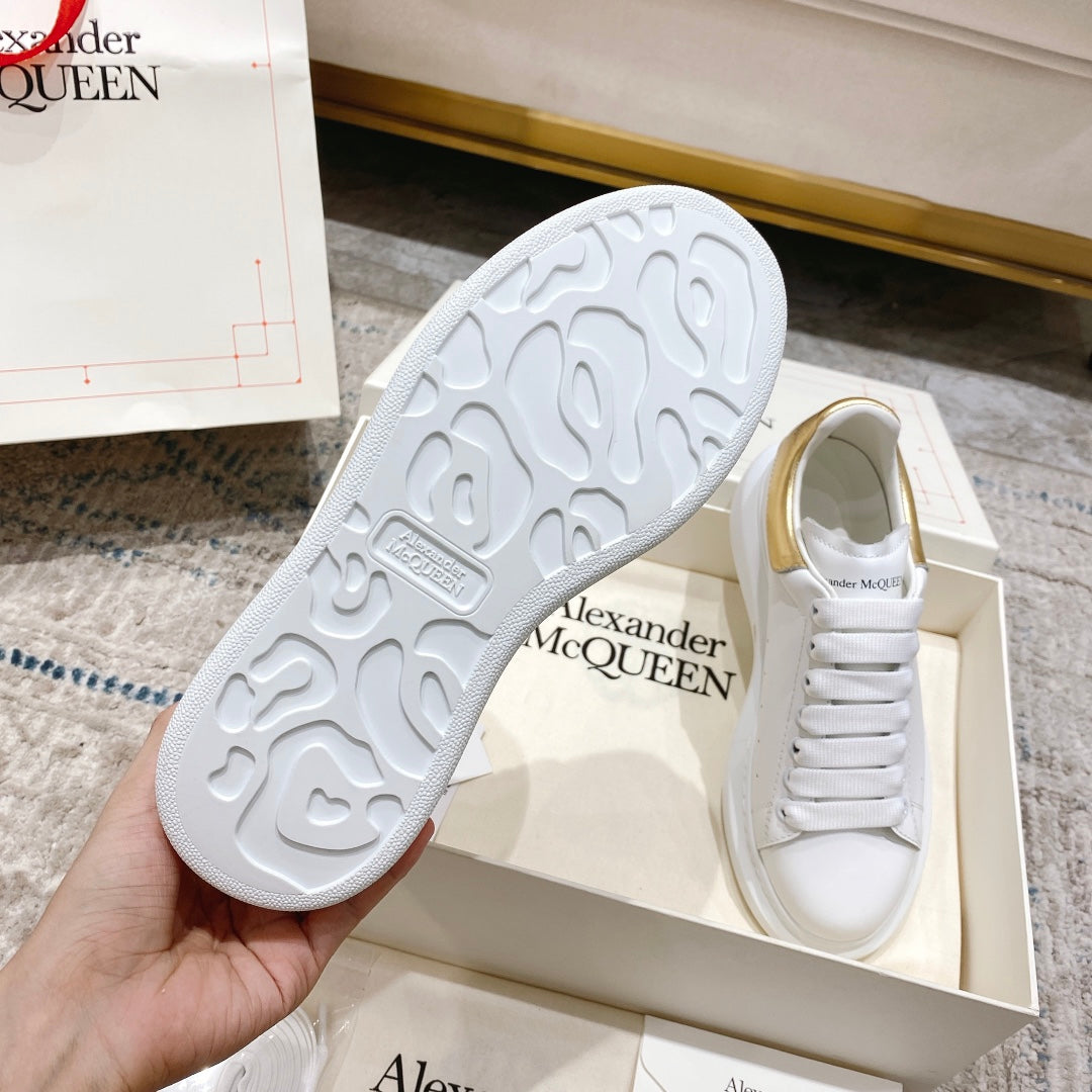 Alexander McQueen Oversized Sneaker in White/gold EU35 – EU45