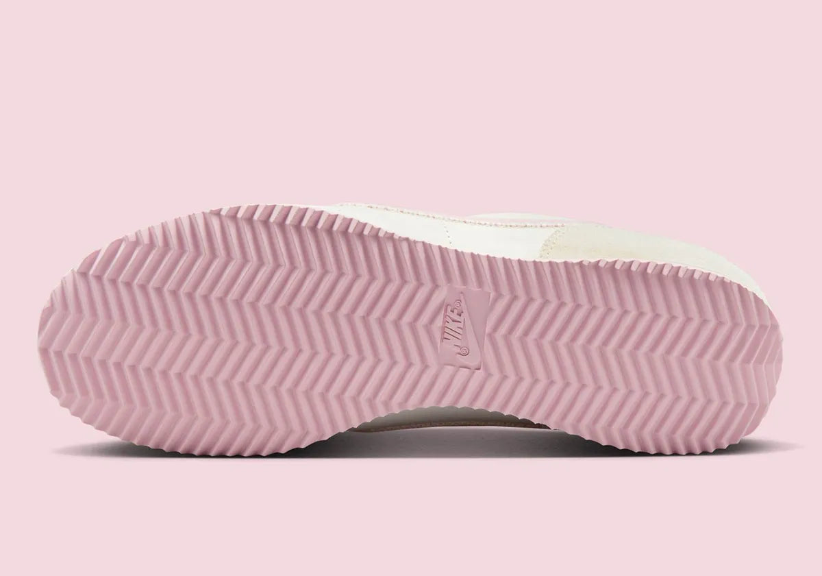 Women's Nike Cortez "Valentine's Day" HV6012-161