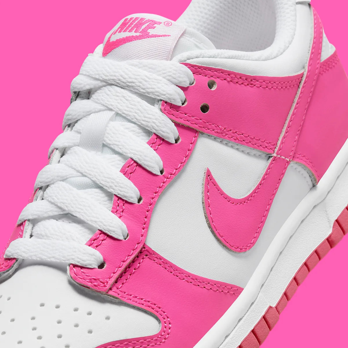 Nike Dunk "Laser Fuchsia" GS/Women Athletic Fashion Sneaker