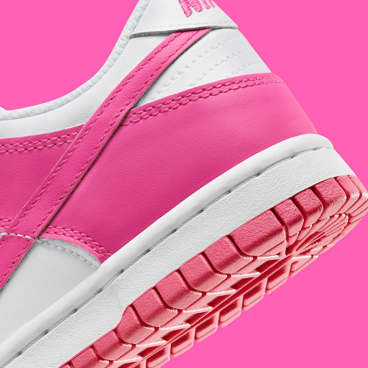 Nike Dunk "Laser Fuchsia" GS/Women Athletic Fashion Sneaker